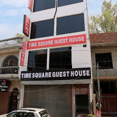 ג'לנדהר Time Square Guest House מראה חיצוני תמונה